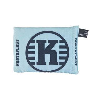 A mint-colored sportsack with the Kastaplast logo on it.