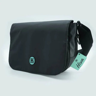 A black disc golf shoulder bag shown from the front.